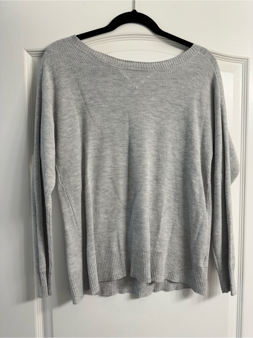American Eagle Outfitters Light Gray Crewneck Sweater